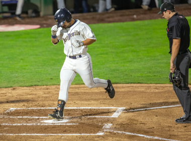 Dust Devils player running the bases